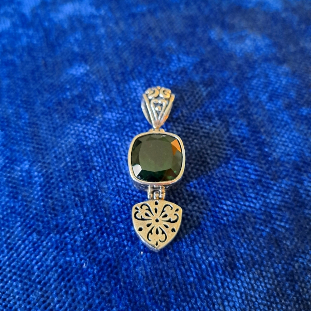 Beautiful Green 925 Pendant